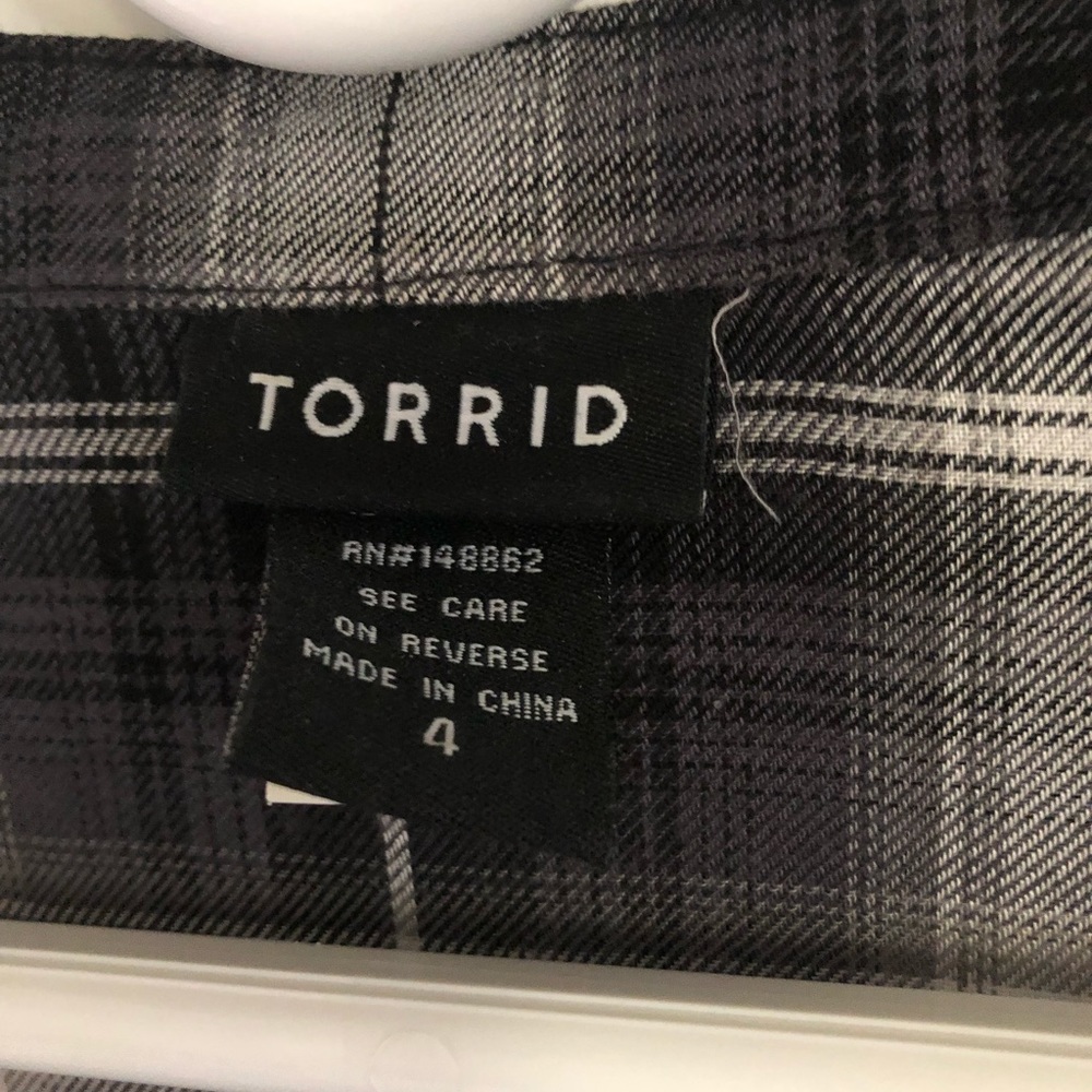 Black & White plaid hi/low top